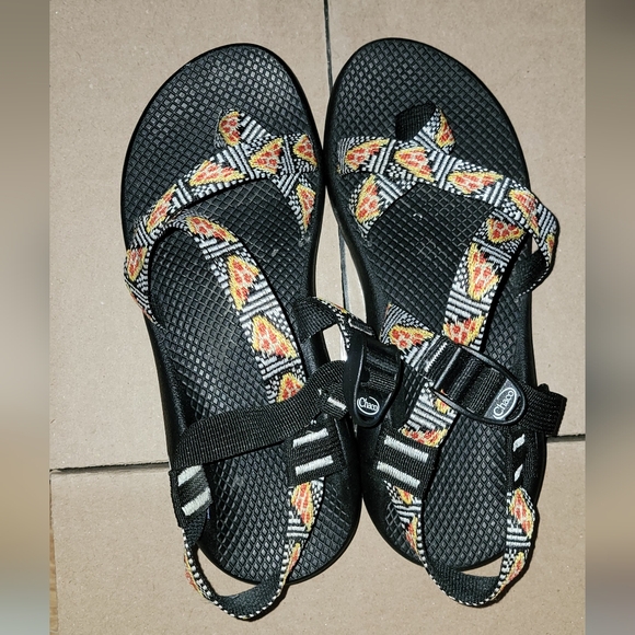 CHACO Pizza print sandals, women’s 10. - Picture 8 of 10